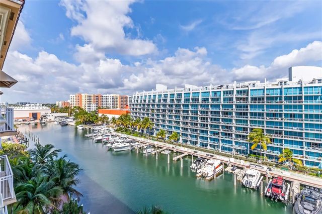 2 of 34 - 3001 Ne 185th Street #707, Aventura, FL