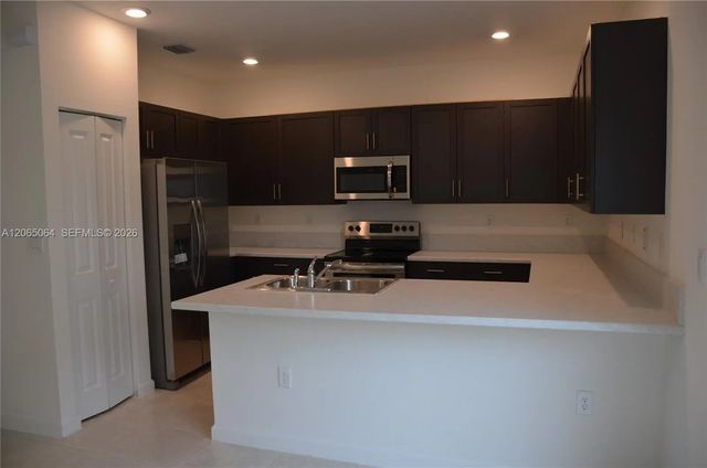 3 of 37 - 1801 Se 27th Terrace, Homestead, FL
