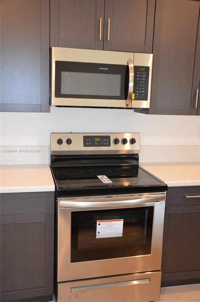 4 of 37 - 1801 Se 27th Terrace, Homestead, FL