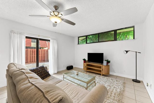 4 of 15 - 3874 Victoria Drive, West Palm Beach, FL