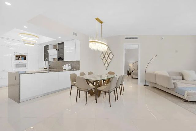 2 of 36 - 15811 Collins Avenue #2207, Sunny Isles Beach, FL