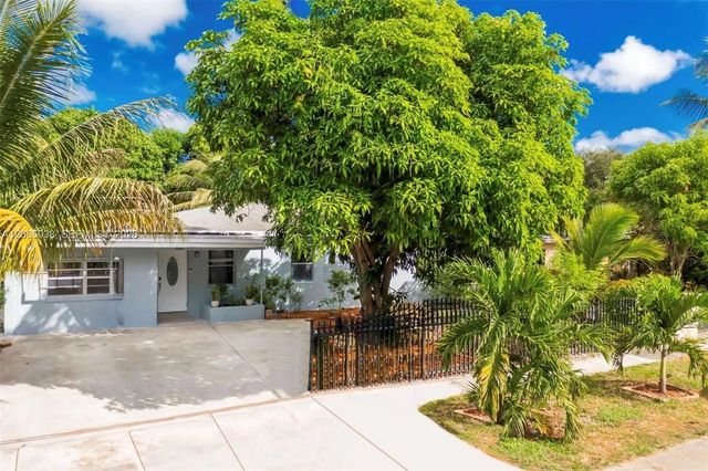 3 of 12 - 951 Ne 157th Terrace, North Miami Beach, FL