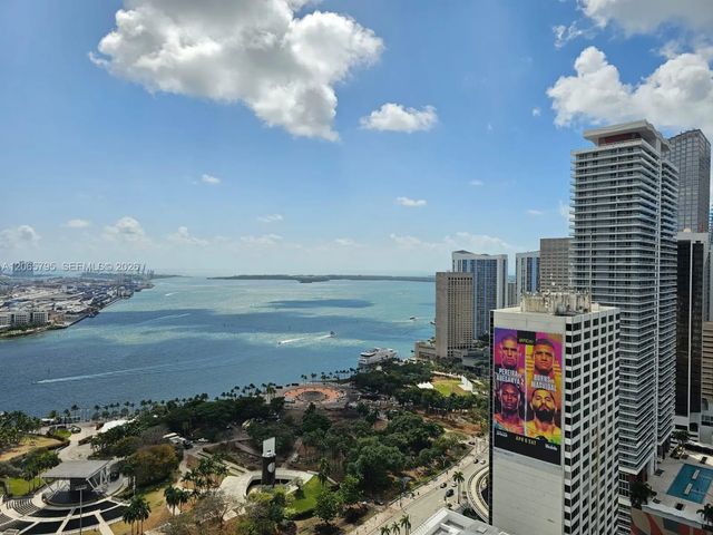 2 of 25 - 244 Biscayne Boulevard #3707, Miami, FL