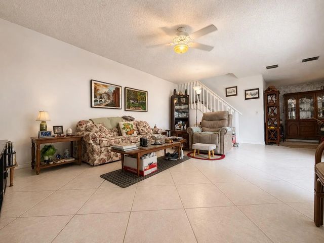 4 of 19 - 4161 Turnberry Circle #28, Lake Worth, FL