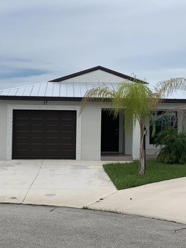 2 of 22 - 17 El Portal Lane, Port St. Lucie, FL