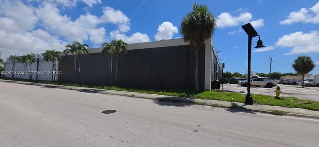 3 of 9 - 1063 Nw 1st Court, Hallandale Beach, FL