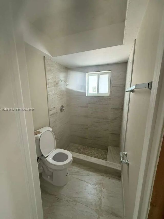 2 of 3 - 3850 Sw 59th Terrace, Davie, FL