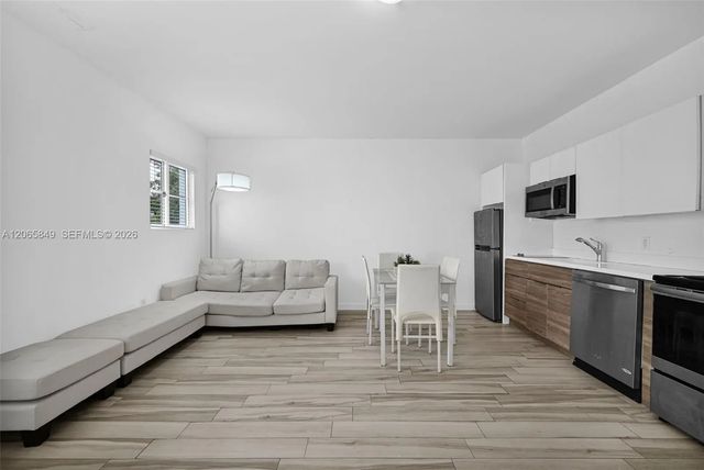 3 of 23 - 1560 Meridian Avenue #207, Miami Beach, FL
