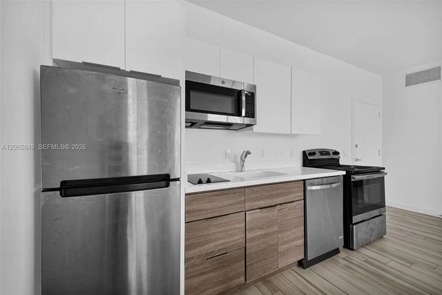 5 of 23 - 1560 Meridian Avenue #207, Miami Beach, FL