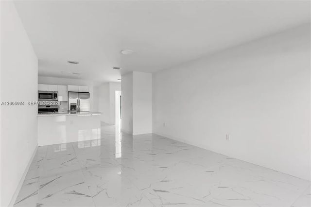 2 of 23 - 634 Sw 7th Street, Homestead, FL