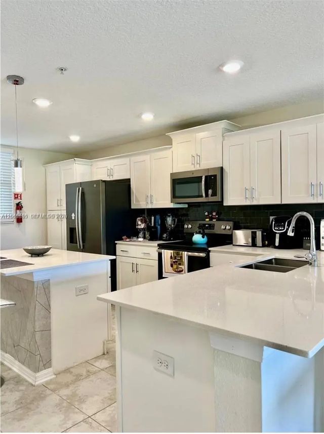 2 of 12 - 3111 Paradox #104, Kissimmee, FL