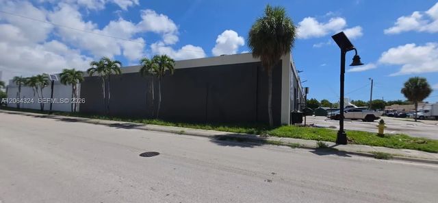 3 of 9 - 1063 Nw 1st Court, Hallandale Beach, FL
