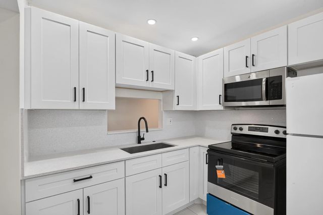 4 of 16 - 5061 W Oakland Park Boulevard #113, Lauderdale Lakes, FL