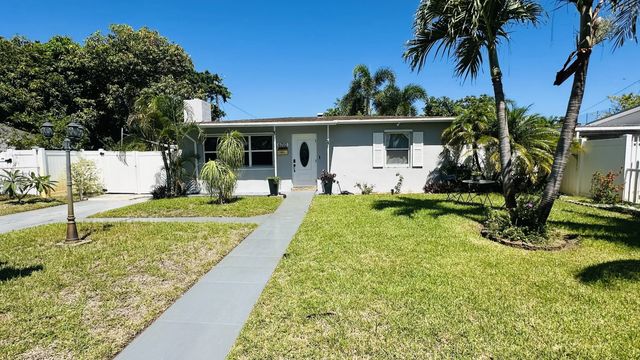 3 of 35 - 6710 Forest Court, West Palm Beach, FL