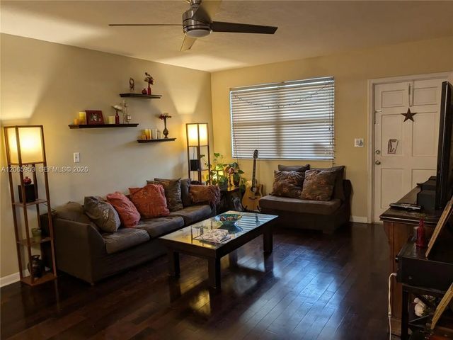 3 of 20 - 1905 N 47th Avenue, Hollywood, FL