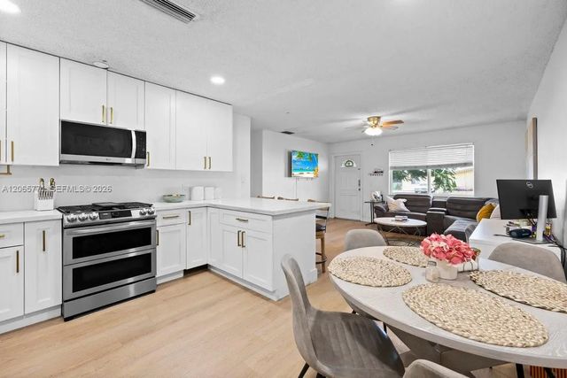 3 of 12 - 8921 Nw 26th Place, Sunrise, FL