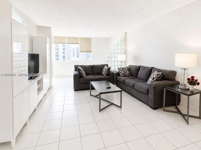 4 of 32 - 5005 Collins Avenue #616, Miami Beach, FL