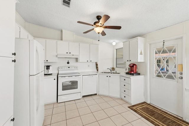 4 of 25 - 3179 Columbrina Circle, Port St. Lucie, FL