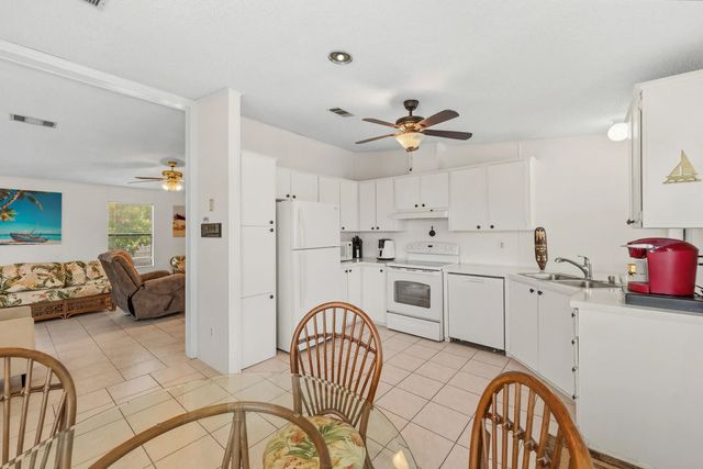 5 of 25 - 3179 Columbrina Circle, Port St. Lucie, FL