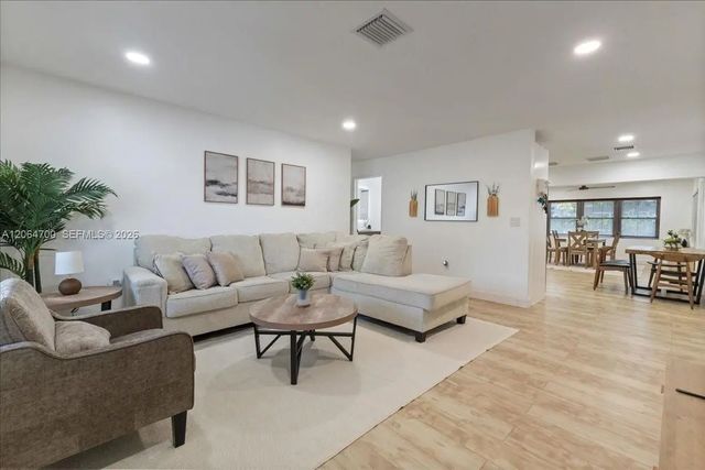 4 of 24 - 3820 Nw 5th Street, Lauderhill, FL