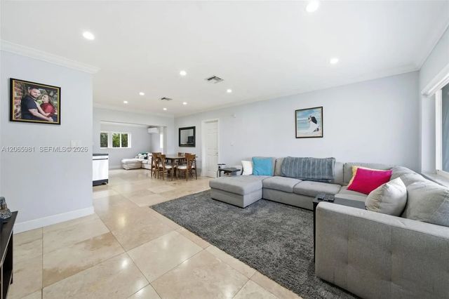 5 of 24 - 6414 Sw 7th Street, Pembroke Pines, FL