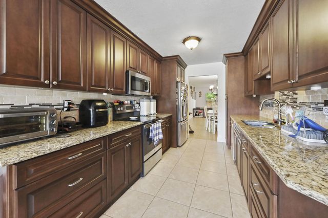 3 of 33 - 11901 Donlin Drive, Wellington, FL