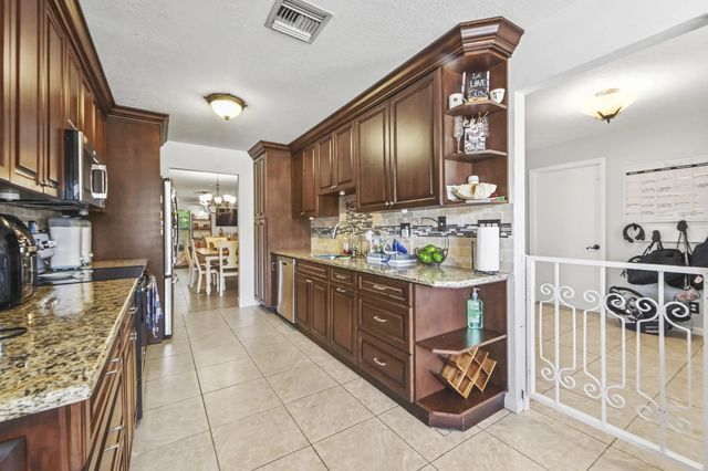 4 of 33 - 11901 Donlin Drive, Wellington, FL