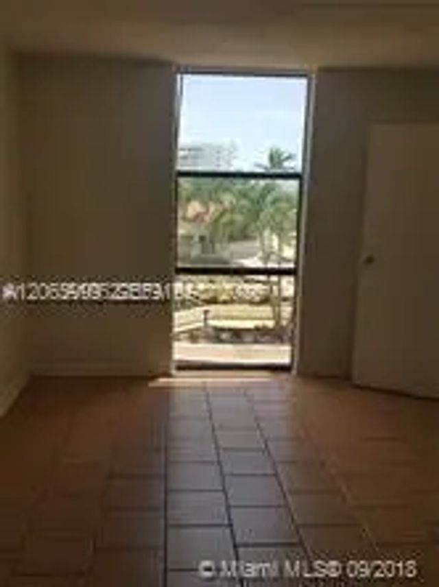 3 of 13 - 13499 Biscayne Boulevard #506, North Miami, FL