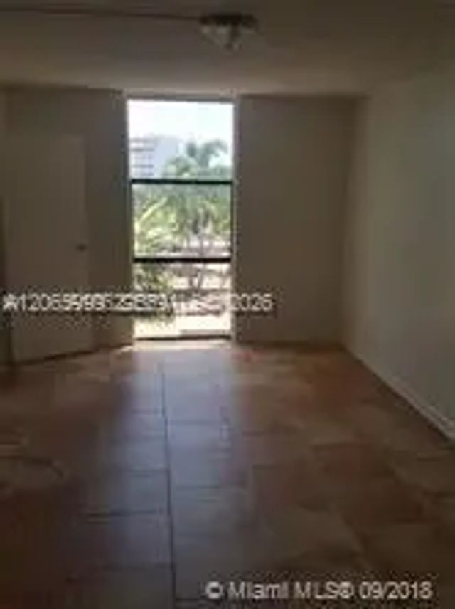 5 of 13 - 13499 Biscayne Boulevard #506, North Miami, FL