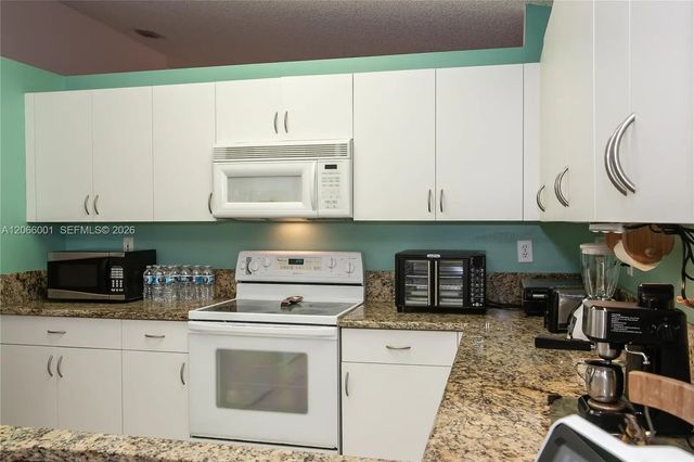 3 of 15 - 474 Sw 205th Avenue, Pembroke Pines, FL