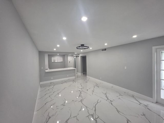 5 of 25 - 2682 S Garden Drive S #107, Lake Worth, FL