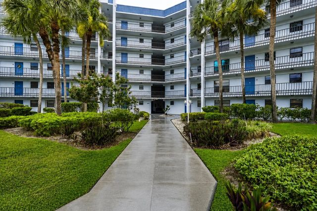 4640 Lucerne Lakes Boulevard W #404, Lake Worth