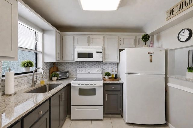 4 of 33 - 4640 Lucerne Lakes Boulevard W #404, Lake Worth, FL