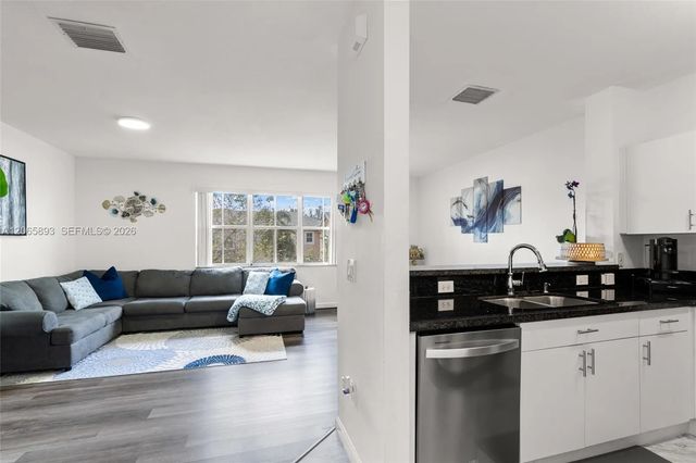 3 of 33 - 230 Se 29th Avenue #21, Homestead, FL