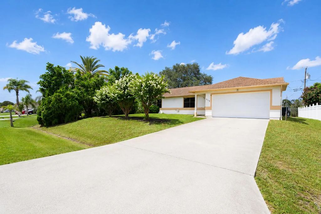 513 Sw Lakota Avenue, Port St. Lucie