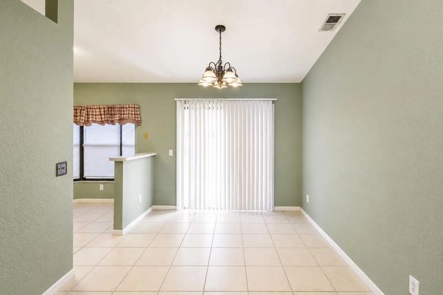 4 of 27 - 513 Sw Lakota Avenue, Port St. Lucie, FL