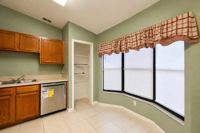 5 of 27 - 513 Sw Lakota Avenue, Port St. Lucie, FL