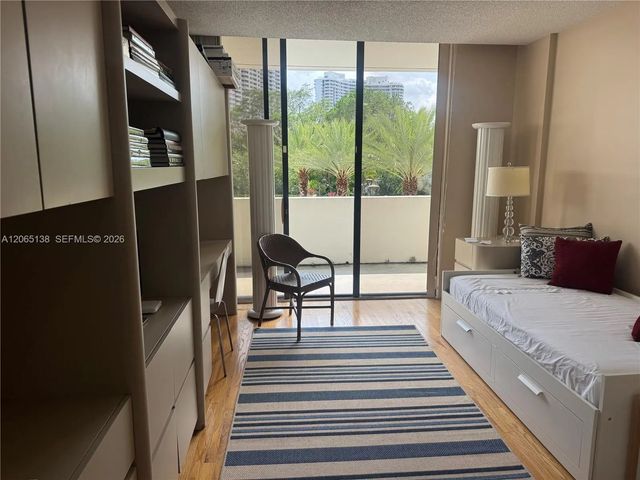 5 of 18 - 3000 Island Boulevard #332, Aventura, FL
