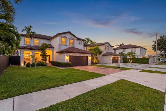 3 of 39 - 1051 Sw 144th Place, Miami, FL