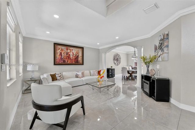4 of 39 - 1051 Sw 144th Place, Miami, FL
