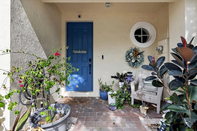 3 of 28 - 2823 S Evergreen Circle, Boynton Beach, FL