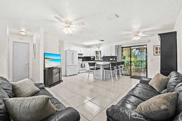 4 of 28 - 3906 Kewanee Road, Lake Worth, FL