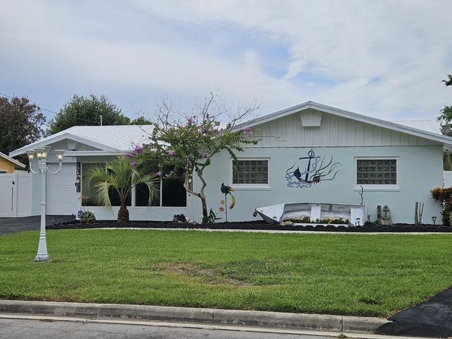 3 of 29 - 807 Grandview Boulevard, Fort Pierce, FL