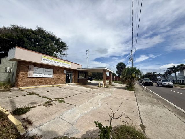 2 of 10 - 525 N Us Hwy 1, Fort Pierce, FL
