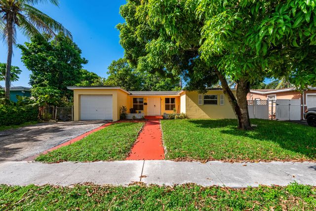 2 of 28 - 3611 Nw 40th Court, Lauderdale Lakes, FL