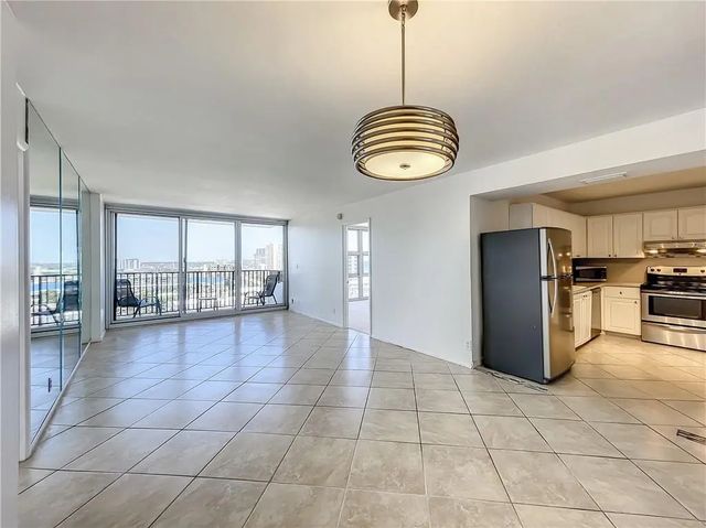 4 of 45 - 531 N Ocean Boulevard #1207, Pompano Beach, FL