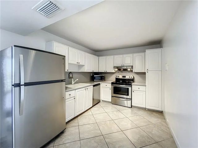 5 of 45 - 531 N Ocean Boulevard #1207, Pompano Beach, FL