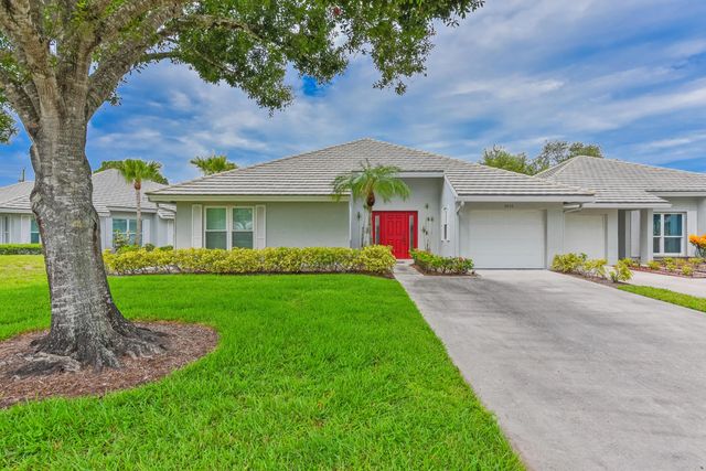 2846 Sw Westlake Circle, Palm City