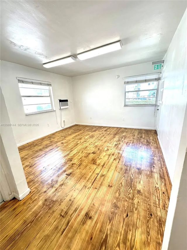 4 of 12 - 720 6th Street, Miami Beach, FL