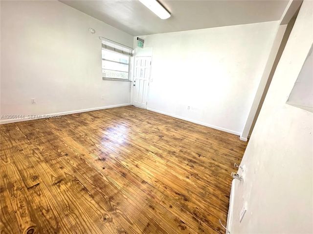 5 of 12 - 720 6th Street, Miami Beach, FL